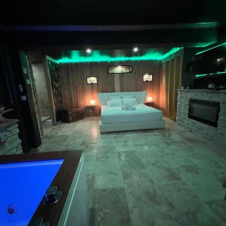 Leves Le Lodge Des Charmes 5 Etoiles מראה חיצוני תמונה
