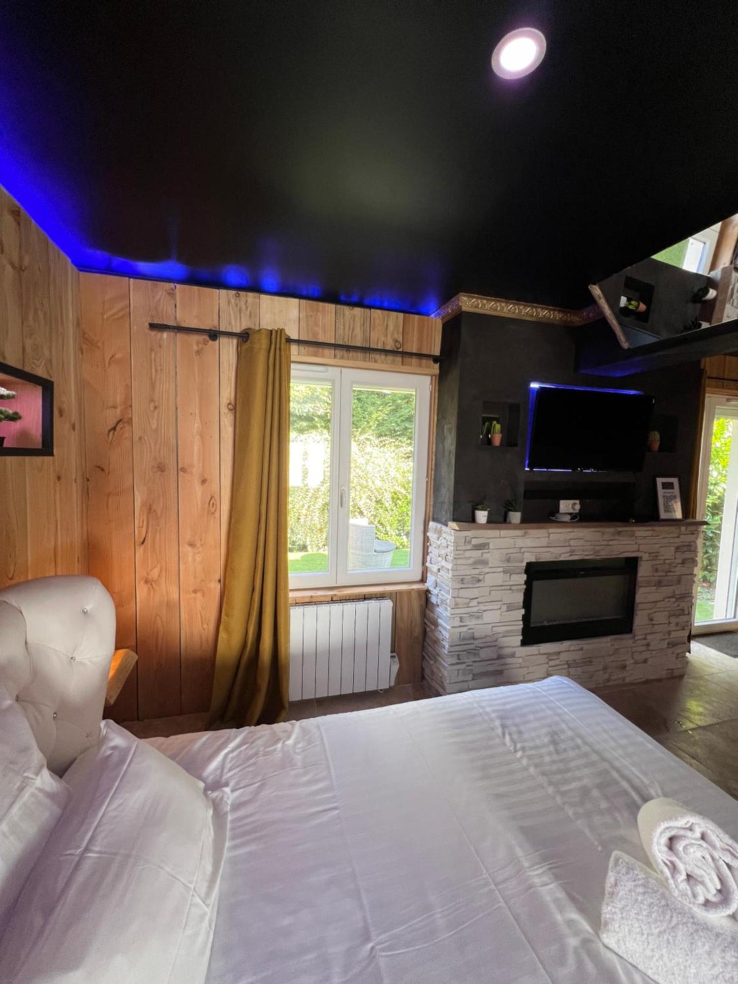 Leves Le Lodge Des Charmes 5 Etoiles מראה חיצוני תמונה