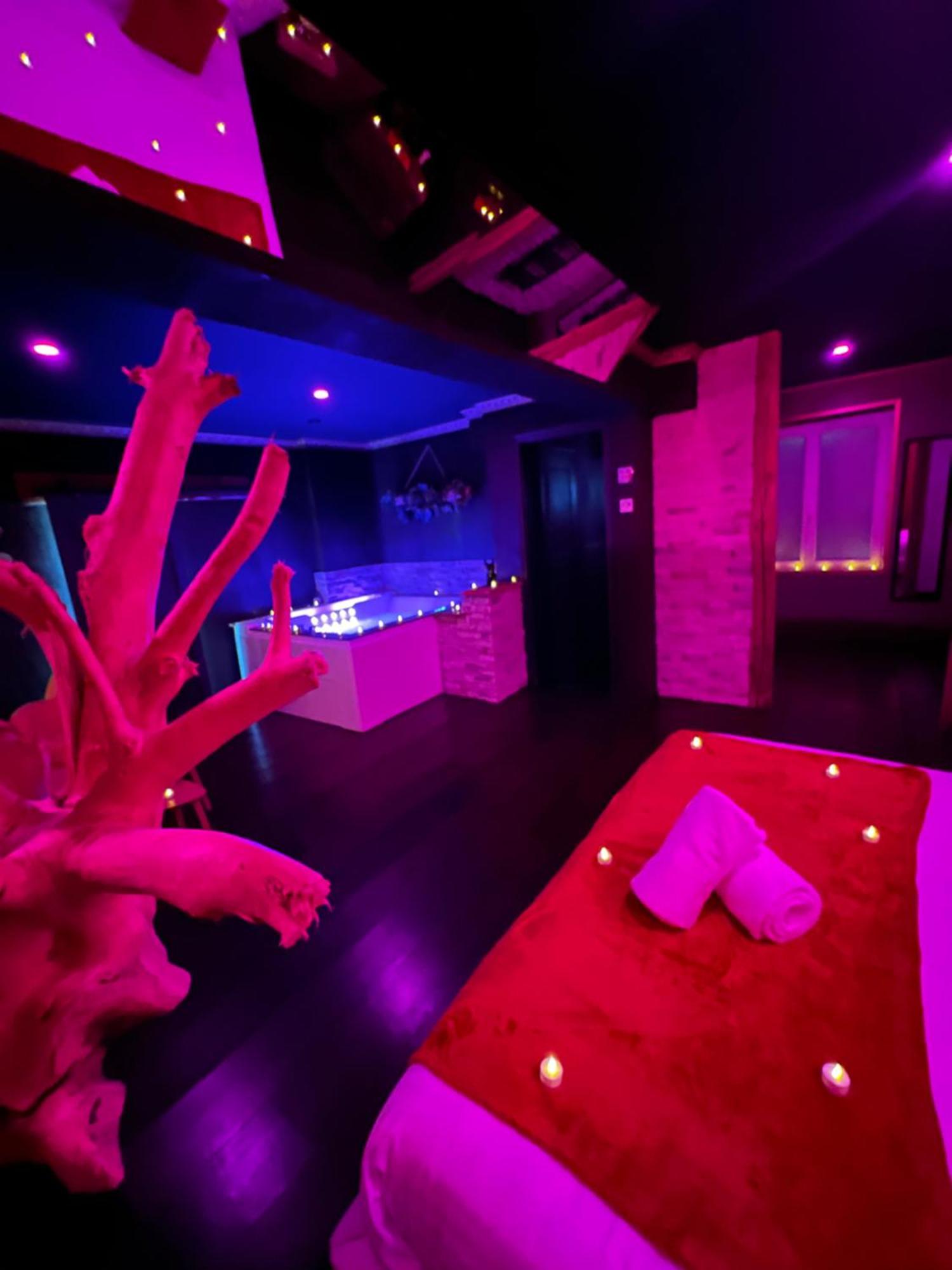 Leves Le Lodge Des Charmes 5 Etoiles מראה חיצוני תמונה