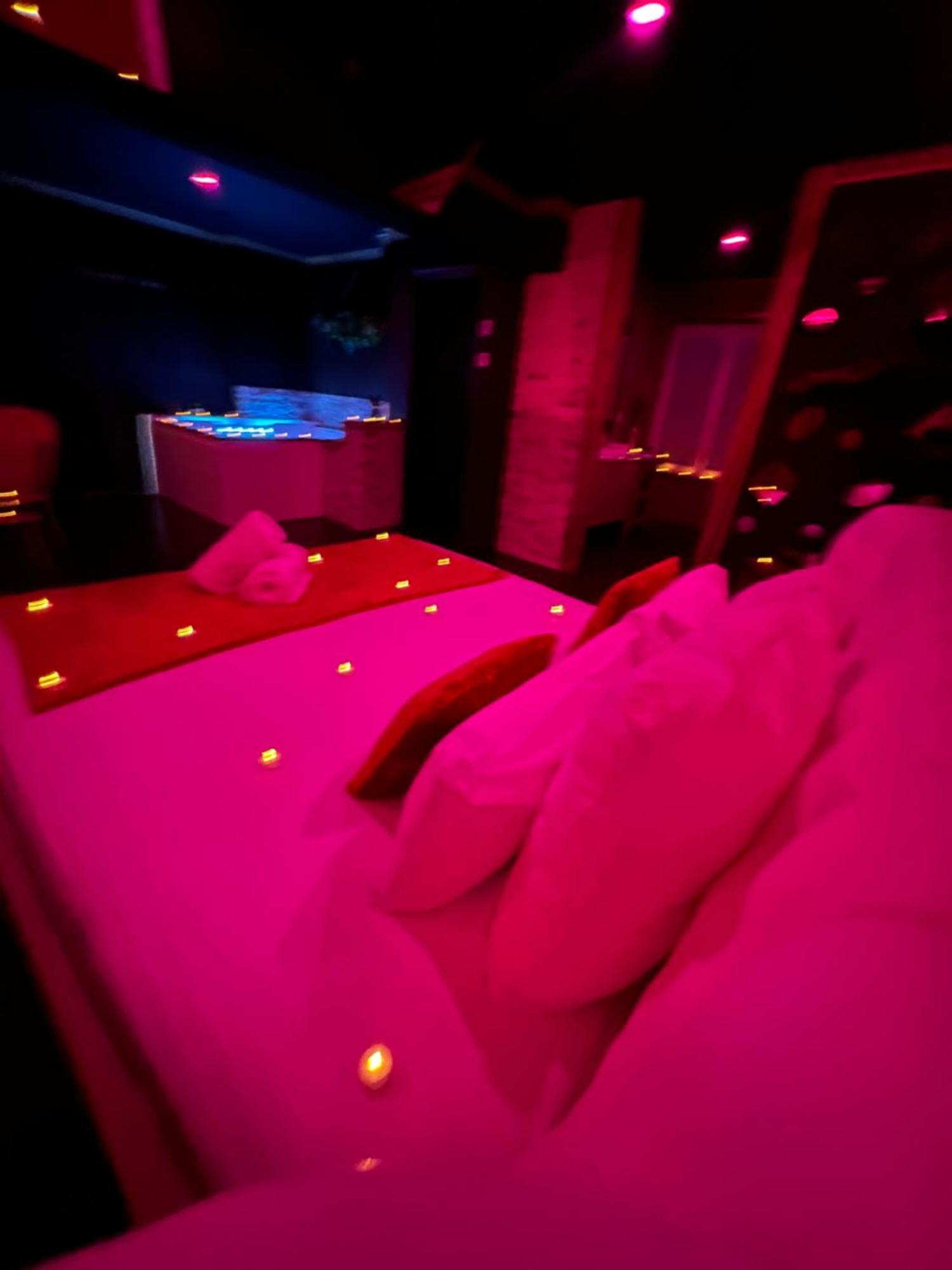 Leves Le Lodge Des Charmes 5 Etoiles מראה חיצוני תמונה